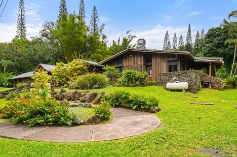 1055 Kaupakalua Rd, Haiku, HI 96708