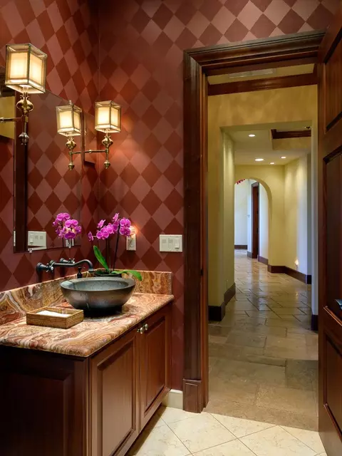 Bath - 104 Anapuni Loop, Lahaina, HI 96761 photo 3 of 6