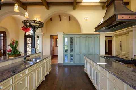 Kitchen - 104 Anapuni Loop, Lahaina, HI 96761 photo 2 of 5
