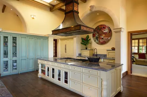 Kitchen - 104 Anapuni Loop, Lahaina, HI 96761 photo 3 of 5