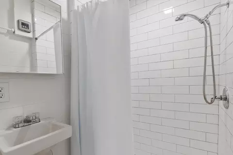 Bath - 6 Kahope Pl, Haiku, HI 96708 photo 6 of 6