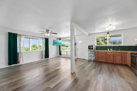 Living - 6 Kahope Pl, Haiku, HI 96708 photo 2 of 6