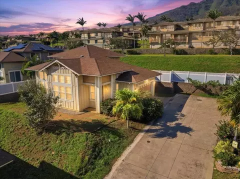 7 Luna Kia Pl, Wailuku, HI 96793