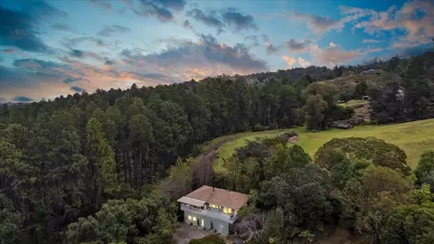 34 Alaluana Rd #B, Makawao, HI 96768