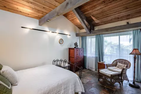 Bedroom - 1780 Kauhikoa Rd, Haiku, HI 96708 photo 3 of 4
