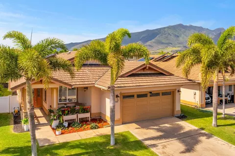 70 Hoku Puhipaka St, Kahului, HI 96732