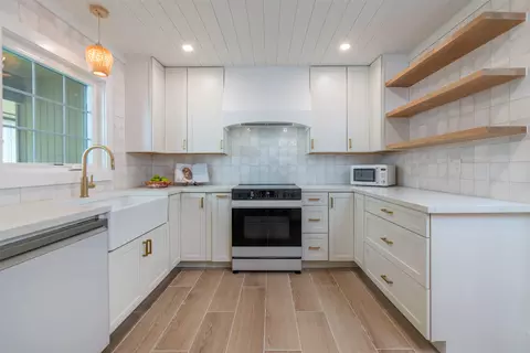 2181 Iliili Rd #202, Kihei, HI 96753