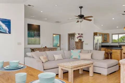 720 Hana Hwy #7, Paia, HI 96779