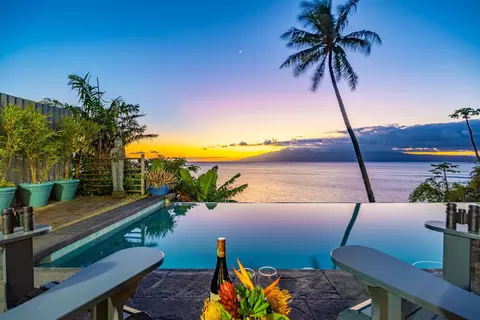 5171 Lower Honoapiilani Rd, Lahaina, HI 96761