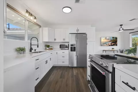 101 Ulana St #B, Makawao, HI 96768