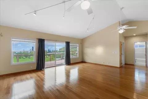 Living - 50 Uakoko Pl, Haiku, HI 96708 photo 3 of 4