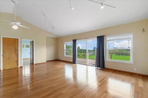 Living - 50 Uakoko Pl, Haiku, HI 96708 photo 2 of 4