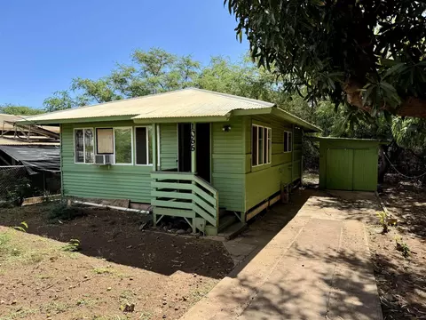 1066 Kamehameha V Hwy, Kaunakakai, HI 96748