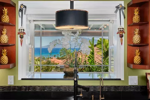 132 Kahana Nui Rd, Lahaina, HI 96761