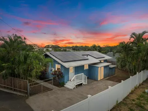374 Kalua Rd #A, Wailuku, HI 96793