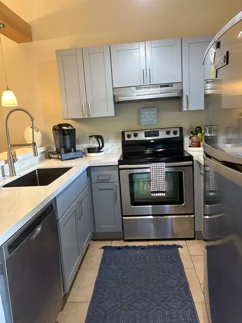 15 Kulanihakoi St #18F, Kihei, HI 96753