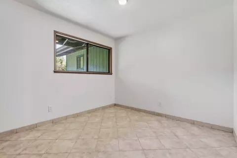 Bedroom - 145 S Holokai Rd, Haiku, HI 96708 photo 6 of 8