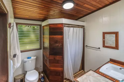 Bath - 145 S Holokai Rd, Haiku, HI 96708 photo 2 of 4