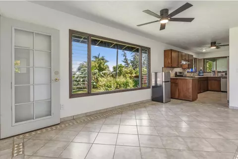 Living - 145 S Holokai Rd, Haiku, HI 96708 photo 7 of 8