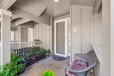23 Kaloaloa Way #6C, Wailuku, HI 96793