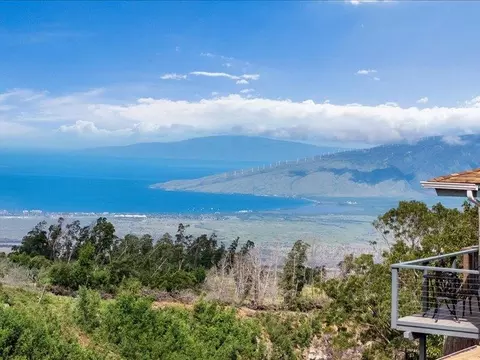 320 Kulalani Dr UNIT A, Kula, HI 96790