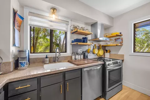 Kitchen - 3788 Lower Honoapiilani Rd #E212, Lahaina, HI 96761 photo 2 of 4