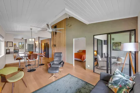 Living - 3788 Lower Honoapiilani Rd #E212, Lahaina, HI 96761 photo 2 of 3