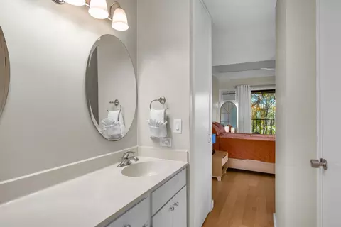 Bath - 3788 Lower Honoapiilani Rd #E212, Lahaina, HI 96761 photo 3 of 3