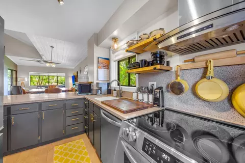 Kitchen - 3788 Lower Honoapiilani Rd #E212, Lahaina, HI 96761 photo 1 of 4