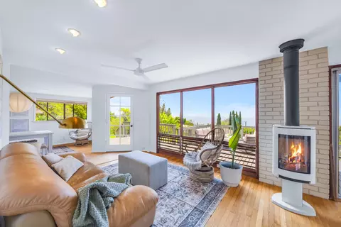 Living - 1041 Lower Kimo Dr, Kula, HI 96790 photo 3 of 9