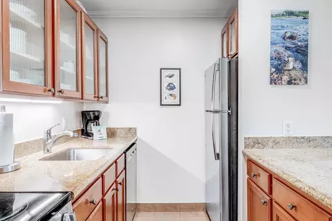 Kitchen - 5315 Lower Honoapiilani Rd #E138, Lahaina, HI 96761 photo 4 of 5