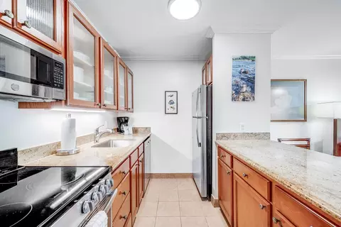 Kitchen - 5315 Lower Honoapiilani Rd #E138, Lahaina, HI 96761 photo 2 of 5