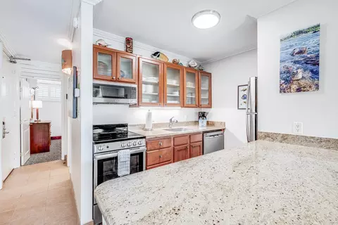 Kitchen - 5315 Lower Honoapiilani Rd #E138, Lahaina, HI 96761 photo 5 of 5