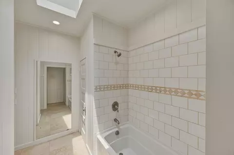 Bath - 3217 Luahine Pl, Haiku, HI 96708 photo 5 of 6