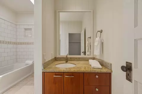 Bath - 3217 Luahine Pl, Haiku, HI 96708 photo 3 of 6