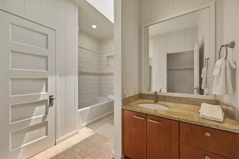 Bath - 3217 Luahine Pl, Haiku, HI 96708 photo 6 of 6