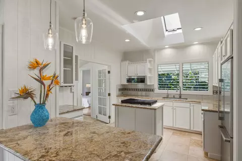 Kitchen - 3217 Luahine Pl, Haiku, HI 96708 photo 5 of 8