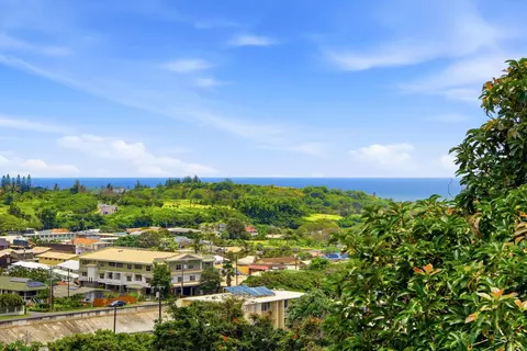 2180 W Vineyard St #204, Wailuku, HI 96793
