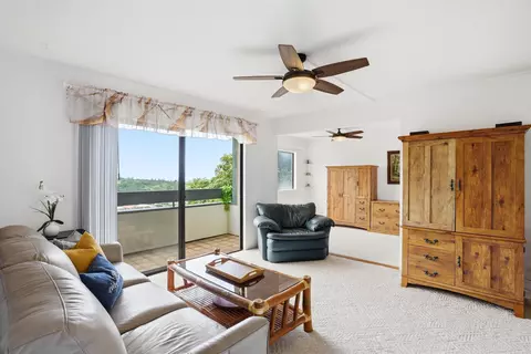 2180 W Vineyard St #204, Wailuku, HI 96793