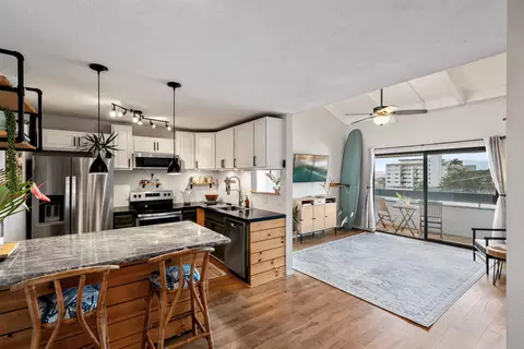 2180 W Vineyard St #302, Wailuku, HI 96793
