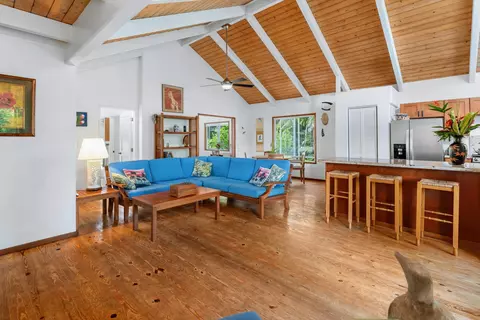 Living - 630 Hoolawa Rd, Haiku, HI 96708 photo 3 of 5