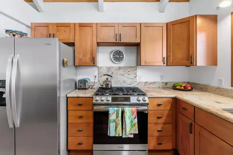 Kitchen - 630 Hoolawa Rd, Haiku, HI 96708 photo 2 of 4