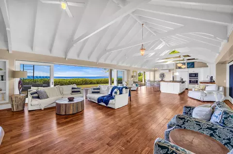 210 S Hauoli St, Wailuku, HI 96793