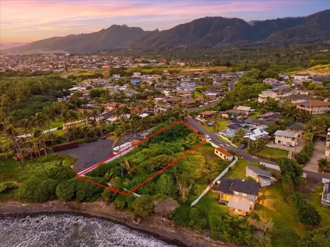 146 Lower Waiehu Beach Rd, Wailuku, HI 96793