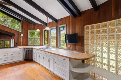 Kitchen - 311 Awalau Rd, Haiku, HI 96708 photo 2 of 3