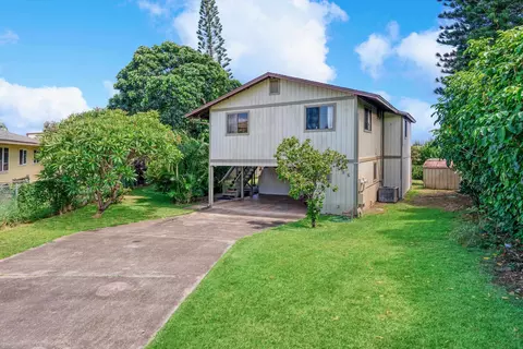 125 Pualu Pl, Lahaina, HI 96761