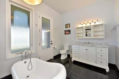Bath - 390 Punakea Loop #A, Lahaina, HI 96761 photo 1 of 7