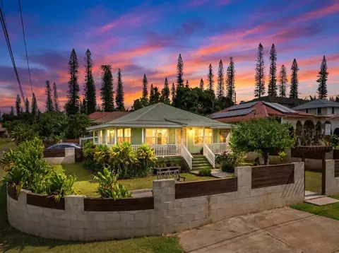325 13th St, Lanai City, HI 96763