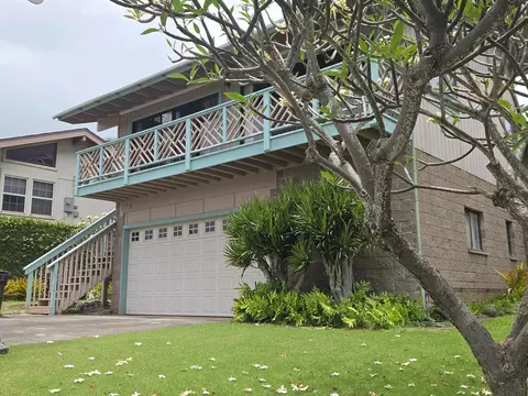 734 Wailupe Dr, Wailuku, HI 96793