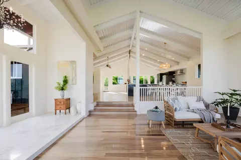 Living - 860 Holopuni Rd, Kula, HI 96790 photo 2 of 10